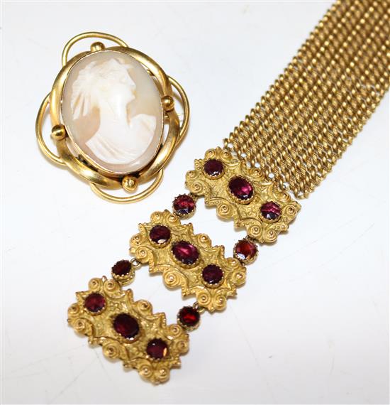 Pinchbeck bracelet and cameo brooch(-)